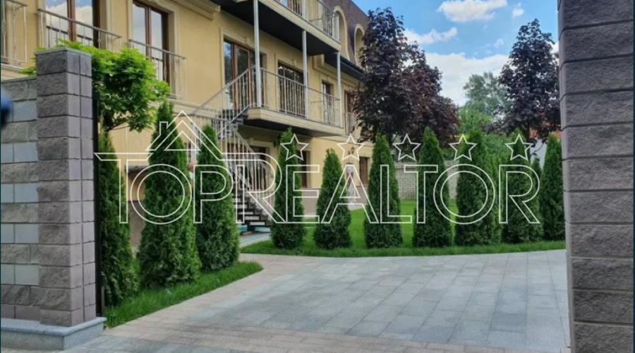 Продам студийную 2 комн. квартиру в клубном доме на пер.Соляниковском | Toprealtor